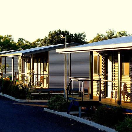 Pritchard Road Country Resort Emerald Exterior foto