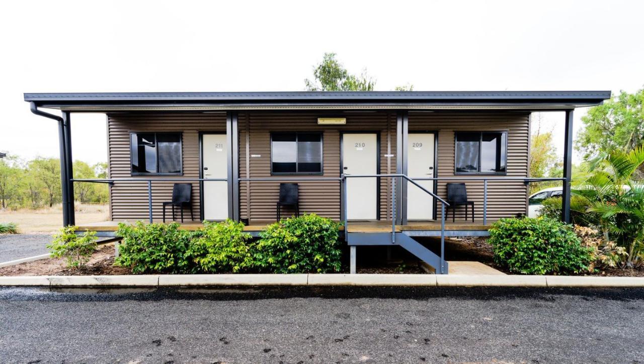 Pritchard Road Country Resort Emerald Exterior foto